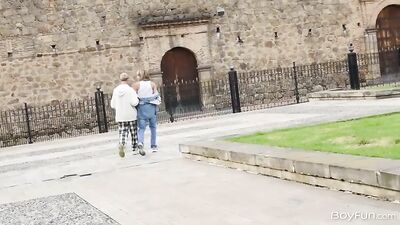 Double Penetration: Archi Gold and Dominik in Hot Gay Bareback Action