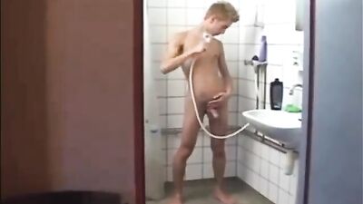 Hands Free Hot Shower Action with Twin Cuties!