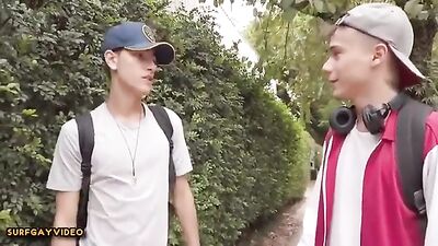 Barebacking Twinks: Strangers Help Each Other with Blowjobs and Action!