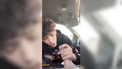 Bareback Public Blowjob between Twink Amateurs with Huge Cocks