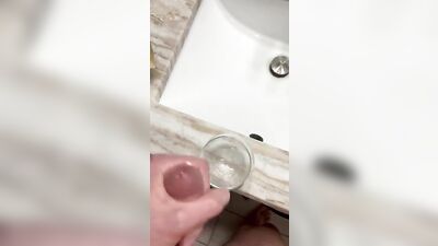 Glittery [Cock] [Tops] [Twink] [Blows] [Solo]