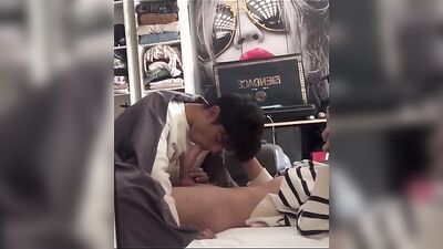 Amateur Twink Loves To Show Off His Lovely Body!