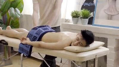 Massaging Bareback Blowjobs and Cum Shots