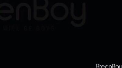 Buddies in the Sand: Twink Flip-Flop Room Sex Show