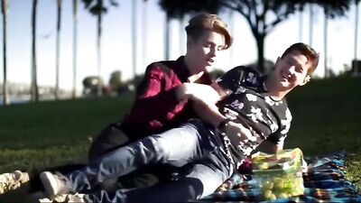 Barebacking Hot Twink Boyfriends Giving Head and Getting Fucked on the Bench