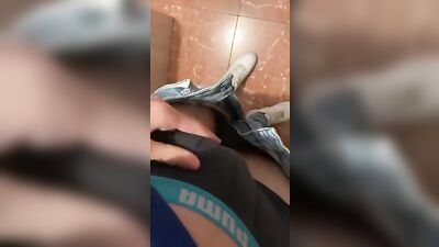 Cute Webcam Boy Gives a Good Show with His Hard Dick on Cam