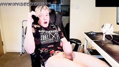 Eye-Rolling Amateur British Boy Cums in Solo Cum Shot[13]