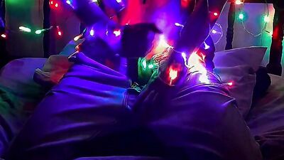 A delicious handjob under the Christmas lights