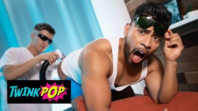 TWINKPOP - Maverick Sun Pounds Ihan Rodriguez's Smooth Asshole And Fills It With His Cum