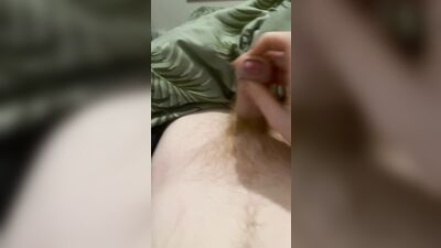 Vocal Twink has Christmas wank