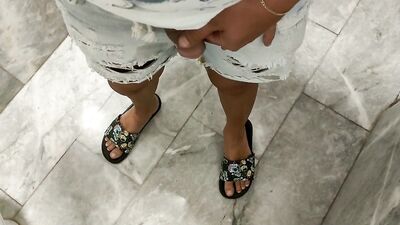 Piss on own feet - cleaning feet with piss