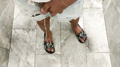 Piss on own feet - cleaning feet with piss