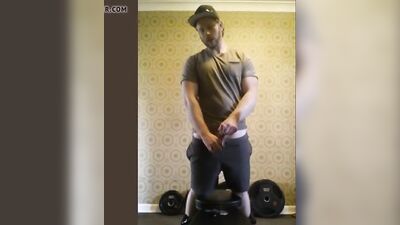 Straight webcam handjob: Rural stud shows off his big dick and shoots a load