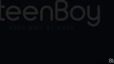 Homemade Fucking Fun with Friends: Amateur Twink Lovers Go Wild in Raw Bareback Action and Handjobs!