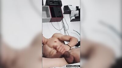 Amateur Muscle Boy Web-Cam Handjob Cum Shot Action!