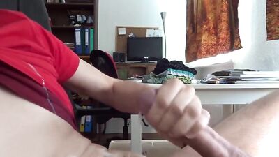 Young and wild in session! College jock shows off his big tool online