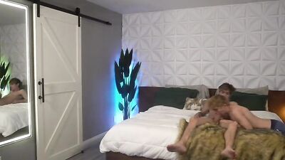 First-time barebacking amateurs: Bedroom antics and handjobs with big cocks