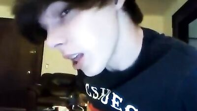 Teen boy helps himself in hot solo web-cam cum show