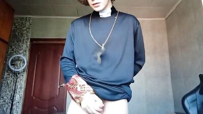 Beardy Boy Masturbates in Bedroom, Hairy Hands and Face