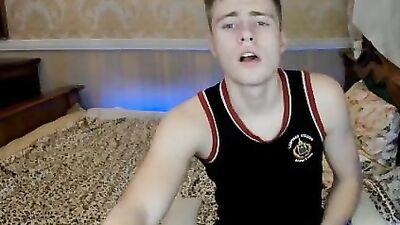 One-man show: Amateur solo web-cam handjob