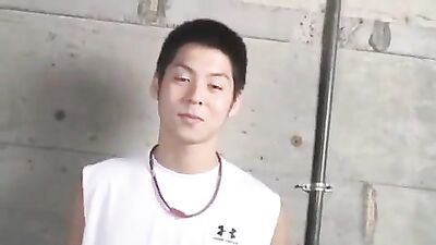 Bareback Anal Threesome: Asian Twinks Take On Huge Cocks