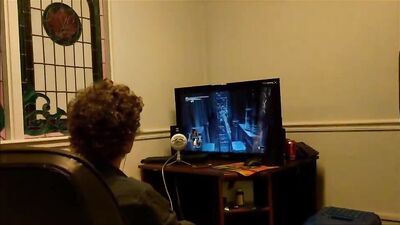 Gaming Nerd Goes At It Alone in Amateur Sexcapade