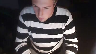 Web-Cam Amateurs: Chatting with Blonde Boys!