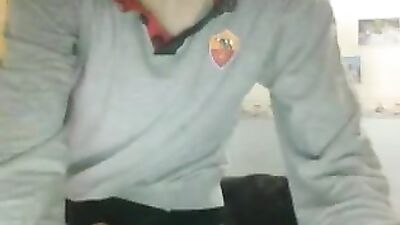 Thickly Thicketed Spanish Gardener Masturbates in Natural Lighting