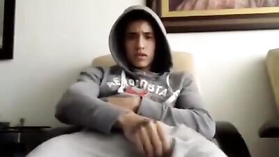 Two Amateurs and a Bisexual Boyfriend Share a Large Cock in an Intimate Moment