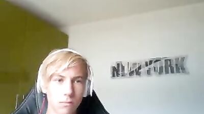 Blond Boy Webcam Show: All-Access Pass (Web-Cam, Webcam)