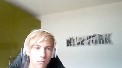 Blond Boy Webcam Show: All-Access Pass (Web-Cam, Webcam)