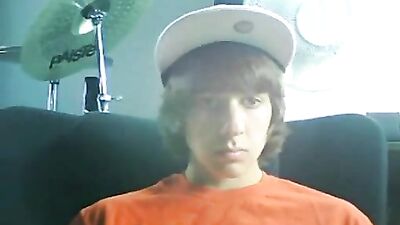 19yo Smooth Drummer Goes Silent, But His Hands Keep Pumping!