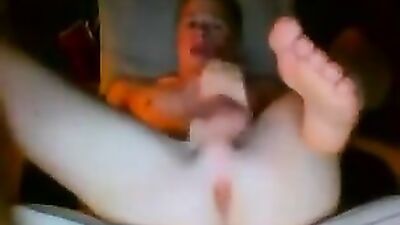 Teen Blonde Smoothie Gives Thumbing Goodies on Cam