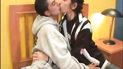 Sexy Latinos: Una Noche Caliente en la Ciudad