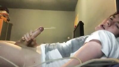 Taking a hot cumshot in seconds