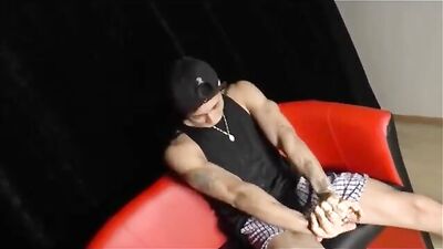 Give Me Your Hand, Baby! A Sensual Handjob Experience