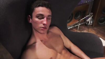 Hand-Job Hero: Bull Gets Assisted by Dick!