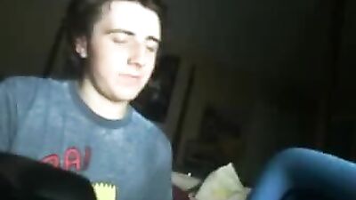 Studly Cutie with Huge Butt Gives Hot Cam Show of Raw Sex