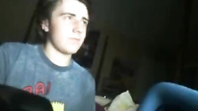 Studly Cutie with Huge Butt Gives Hot Cam Show of Raw Sex