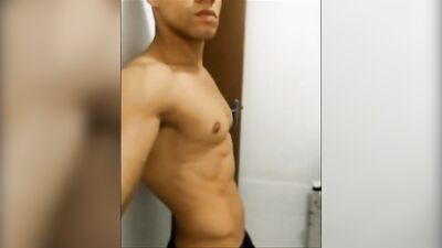 William Ricardo Takes On The Amateur Big Cock Action Scene