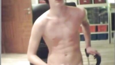 Amateur Shaved Solo Cam Wanker