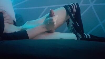 Tired Femboy jerks off before bed