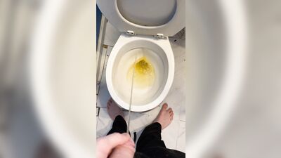 Redneck Twink takes a Piss