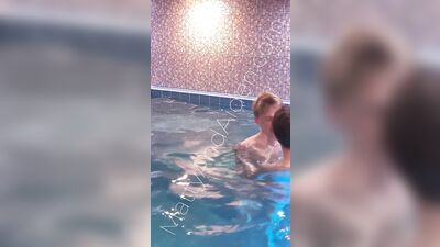 Hot twinks swimming together and make blowjob in the pool
