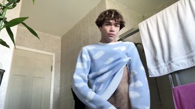 Teen Plays With Himself Inside His Bathroom