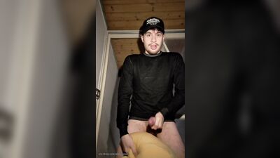 Cum tribute with loud moans to my sexy roommate