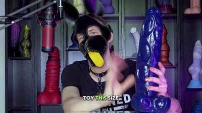 DILDO UNBOXING: LUCA XL - crackstuffers