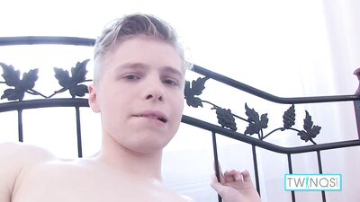 Morning Wood! Adorable 18yo Boy James T Rubs One Off!