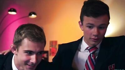 Big Dicks Twink Threesome: Cum in Mouth!