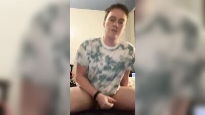 HUNG TWINK MAKES A MESS BEFORE BED